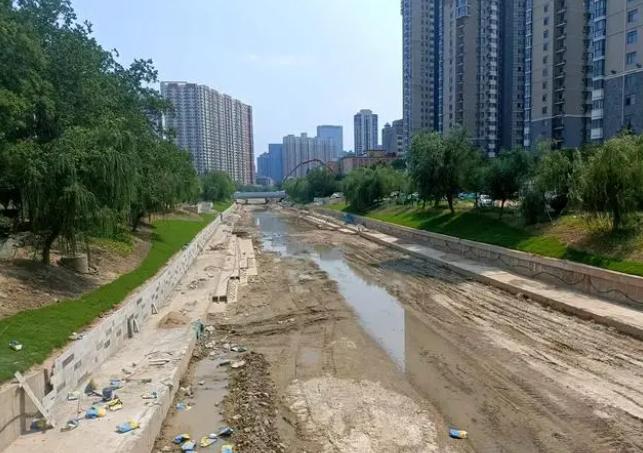 安博体育官方网站郑州花“34亿”给河流贴瓷砖？官方宣传回应了谈论区却一面倒(图2)
